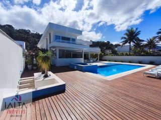 Mansão de Luxo à venda em Caraguatatuba com 10 suítes e Pé na Areia no Massaguaçu