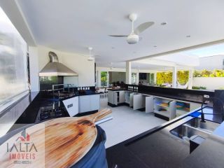 Mansão de Luxo à venda em Caraguatatuba com 10 suítes e Pé na Areia no Massaguaçu