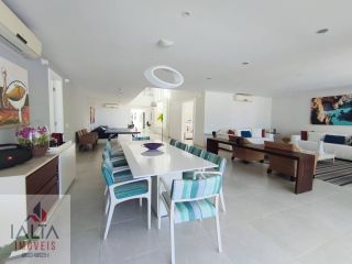 Mansão de Luxo à venda em Caraguatatuba com 10 suítes e Pé na Areia no Massaguaçu