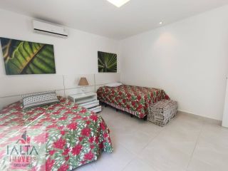 Mansão de Luxo à venda em Caraguatatuba com 10 suítes e Pé na Areia no Massaguaçu