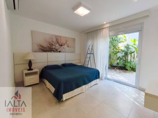 Mansão de Luxo à venda em Caraguatatuba com 10 suítes e Pé na Areia no Massaguaçu