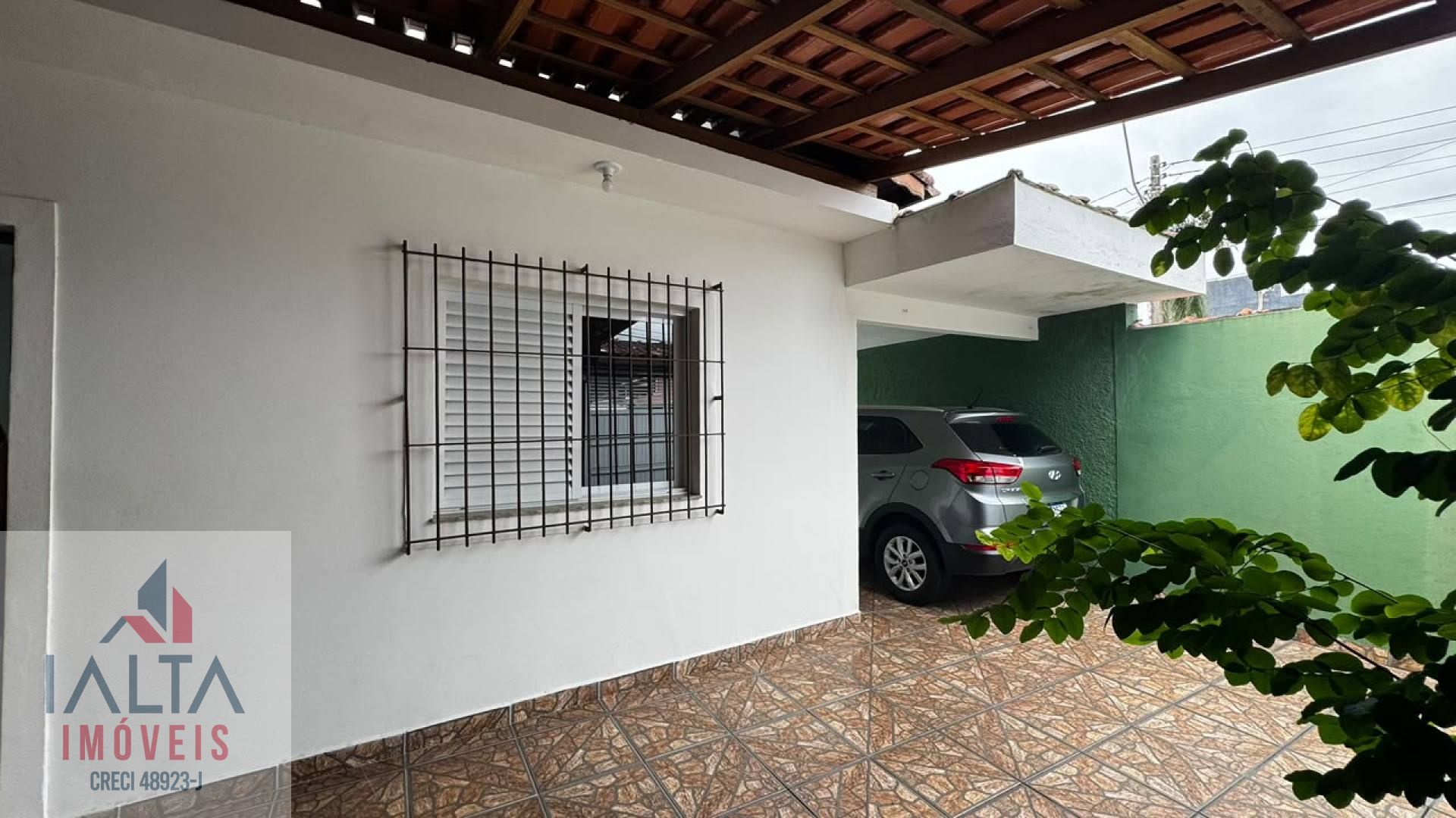 Casa de 2 dormitórios com edícula no Centro, Caraguatatuba/SP