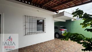 Casa de 2 dormitórios com edícula no Centro, Caraguatatuba/SP