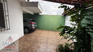 Casa de 2 dormitórios com edícula no Centro, Caraguatatuba/SP