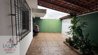 Casa de 2 dormitórios com edícula no Centro, Caraguatatuba/SP