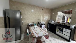 Casa de 2 dormitórios com edícula no Centro, Caraguatatuba/SP