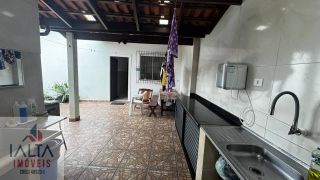 Casa de 2 dormitórios com edícula no Centro, Caraguatatuba/SP