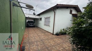 Casa de 2 dormitórios com edícula no Centro, Caraguatatuba/SP