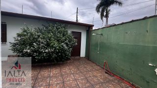 Casa de 2 dormitórios com edícula no Centro, Caraguatatuba/SP
