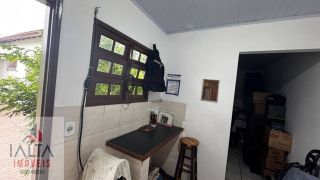 Casa de 2 dormitórios com edícula no Centro, Caraguatatuba/SP