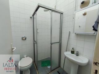 Casa à venda no Jardim Britânia com 2 quartos, churrasqueira e a 120m da praia em Caraguatatuba