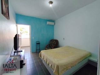 Casa à venda no Jardim Britânia com 2 quartos, churrasqueira e a 120m da praia em Caraguatatuba