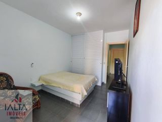 Casa à venda no Jardim Britânia com 2 quartos, churrasqueira e a 120m da praia em Caraguatatuba