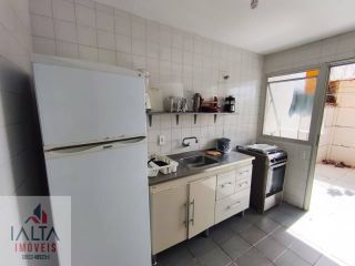 Casa à venda no Jardim Britânia com 2 quartos, churrasqueira e a 120m da praia em Caraguatatuba