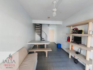 Casa à venda no Jardim Britânia com 2 quartos, churrasqueira e a 120m da praia em Caraguatatuba