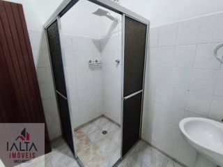 Casa à venda na Praia das Palmeiras com 3 quartos, piscina e salão de festas em Caraguatatuba