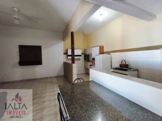 Casa à venda na Praia das Palmeiras com 3 quartos, piscina e salão de festas em Caraguatatuba