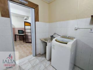 Casa à venda na Praia das Palmeiras com 3 quartos, piscina e salão de festas em Caraguatatuba