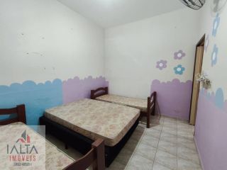 Casa à venda na Praia das Palmeiras com 3 quartos, piscina e salão de festas em Caraguatatuba