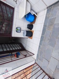 Sobrado à venda com 2 quartos e churrasqueira em condomínio fechado seguro
