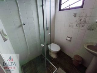 Sobrado à venda com 2 quartos e churrasqueira em condomínio fechado seguro