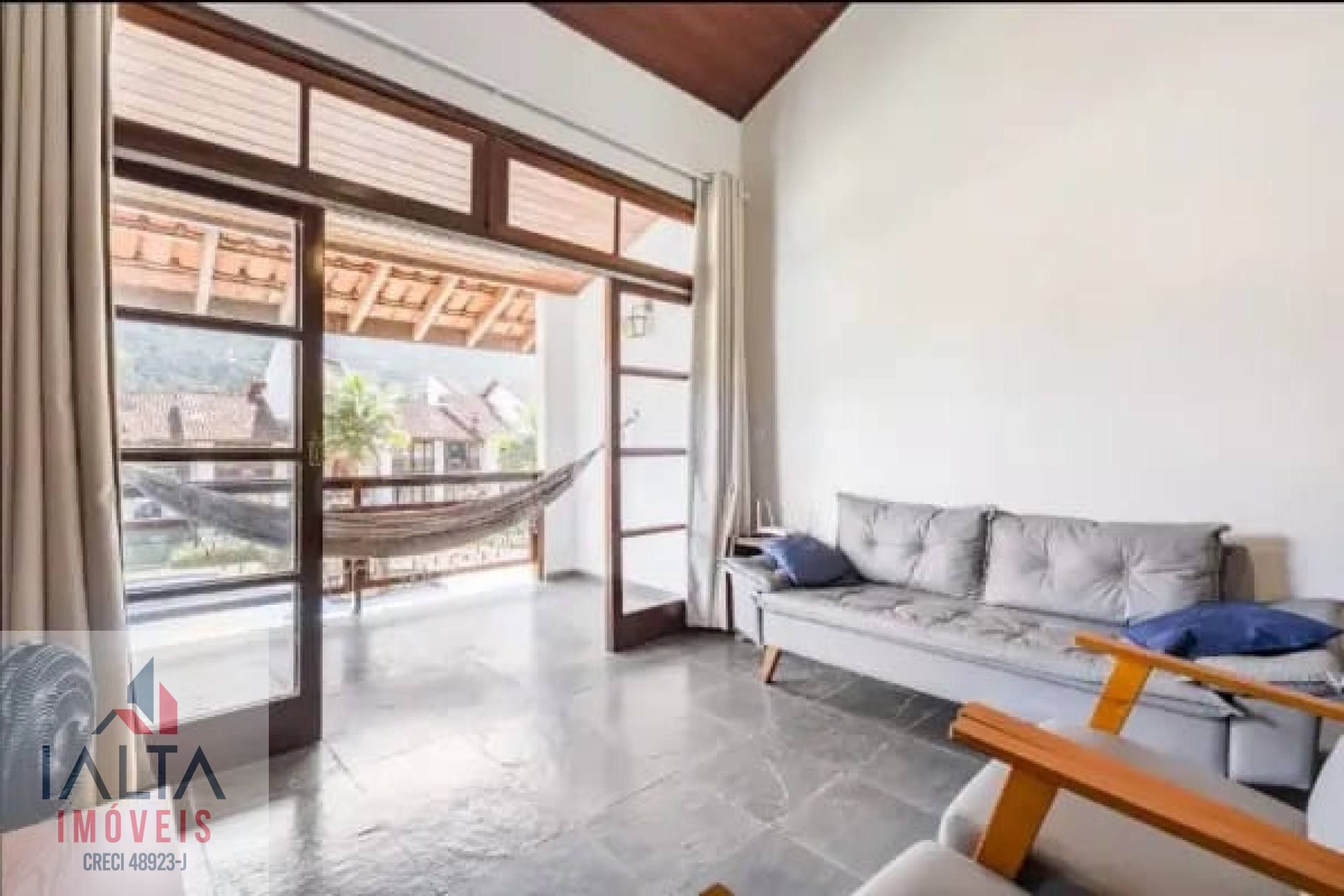 Apartamento Duplex Saco da Ribeira!