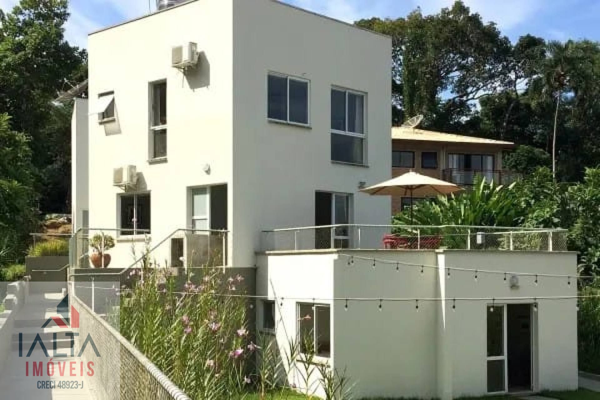 Casa de Condomínio próximo a praia!