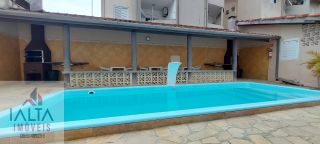 Excelente oportunidade no Itaguá, sacada, apto com 2 dormitórios, suite, sala conjugada com cozinha, piscina , churrasqueira, portão eletrônico.