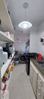 Excelente oportunidade no Itaguá, sacada, apto com 2 dormitórios, suite, sala conjugada com cozinha, piscina , churrasqueira, portão eletrônico.