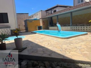 Excelente oportunidade no Itaguá, sacada, apto com 2 dormitórios, suite, sala conjugada com cozinha, piscina , churrasqueira, portão eletrônico.