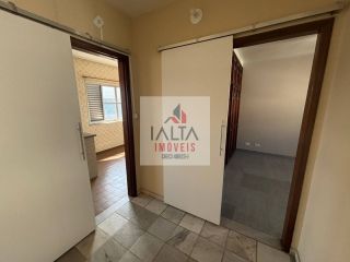 LOCAÇÃO DEFINITIVA – APARTAMENTO AMPLO NO CENTRO DE UBATUBA