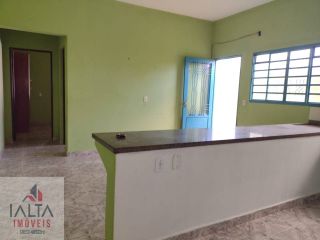Casa térrea no bairro Estufa 1 saída fácil para o centro e praias