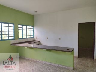 Casa térrea no bairro Estufa 1 saída fácil para o centro e praias