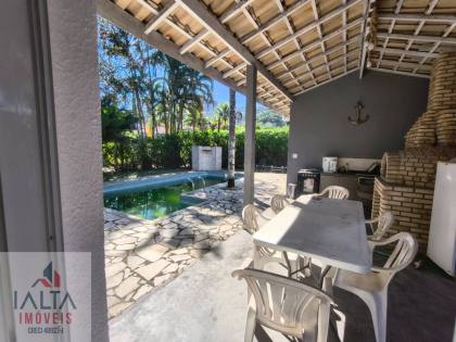 Casa em Condomínio Fechado para Locação Definitiva – Horto