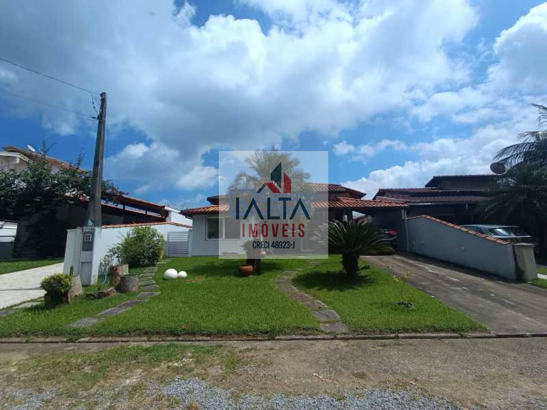 Casa à venda em Caraguatatuba com 4 quartos e piscina no Condomínio Tabatinga