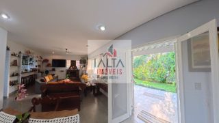 Casa de alto padrão à venda com 4 dormitórios e vista definitiva para o mar em bairro nobre