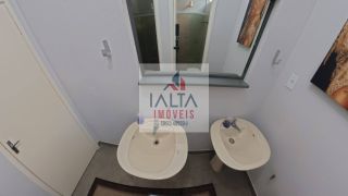 Casa de alto padrão à venda com 4 dormitórios e vista definitiva para o mar em bairro nobre