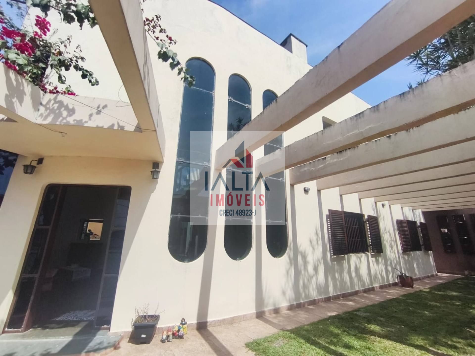 Casa Ampla com Piscina à Venda no Pontal de Santa Marina – 5 Dormitórios | 2 Suítes | 283m²