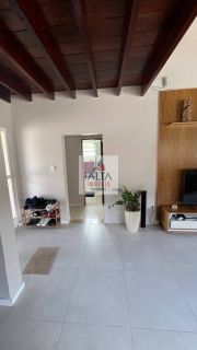 Casa Para Vender com 4 quartos 1 suítes no bairro Morro do Algodão em Caraguatatuba