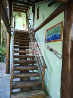 Casa em meio a mata atlântica.