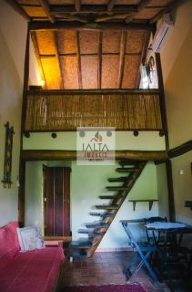 Casa em meio a mata atlântica.