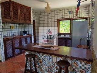 Casa em meio a mata atlântica.