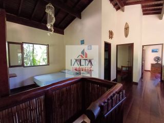 Casa em meio a mata atlântica.