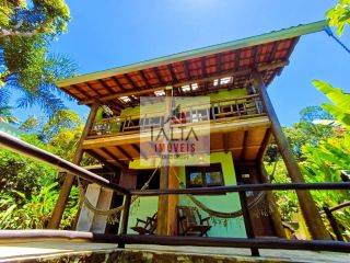Casa em meio a mata atlântica.