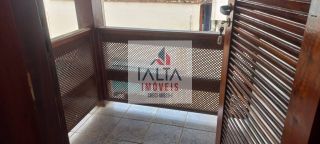 Imóvel sobrado, excelente conservação, apto 2 dormitórios sendo 1 suite, 2 vagas de garagens, zeladoria, churrasqueira.