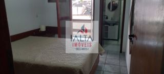 Imóvel sobrado, excelente conservação, apto 2 dormitórios sendo 1 suite, 2 vagas de garagens, zeladoria, churrasqueira.