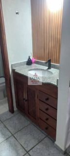 Imóvel sobrado, excelente conservação, apto 2 dormitórios sendo 1 suite, 2 vagas de garagens, zeladoria, churrasqueira.