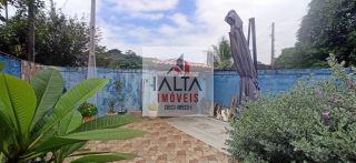 Casa Térrea com 3 Dormitórios e Piscina no Jardim Gaivotas – Caraguatatuba