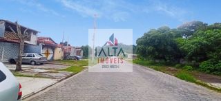 Casa Térrea com 3 Dormitórios e Piscina no Jardim Gaivotas – Caraguatatuba