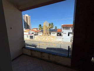 Casa à venda no bairro Farolândia